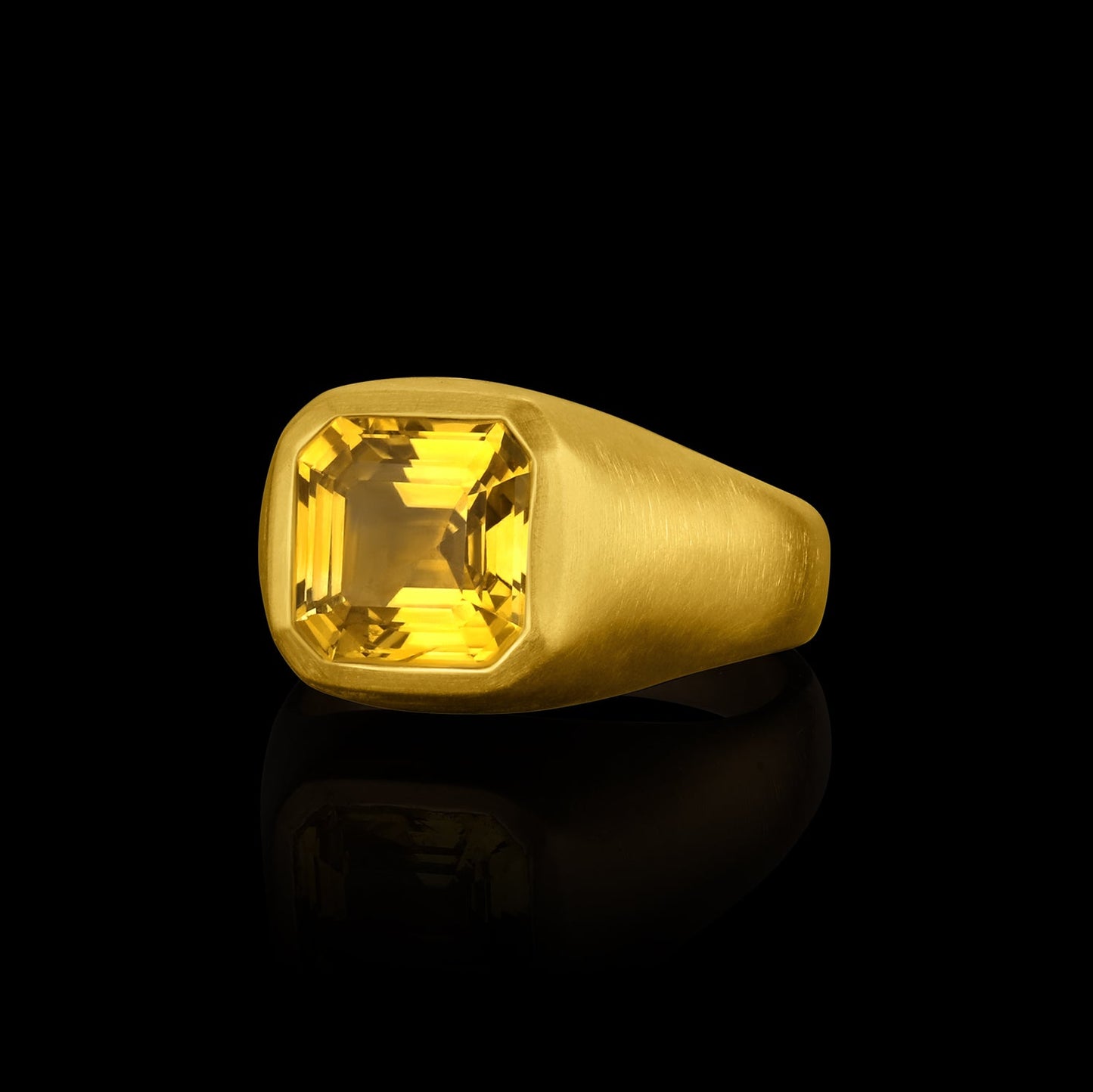 Asscher-Cut Yellow Sapphire Medici Signet Ring