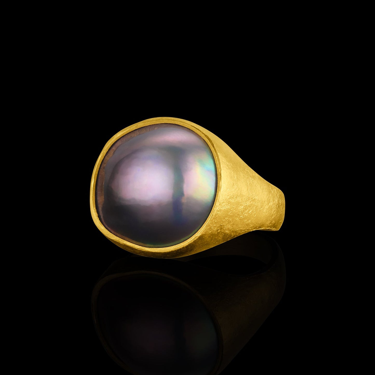 Cortez Mabe Pearl Roman Signet Ring