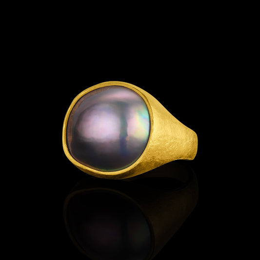 Cortez Mabe Pearl Roman Signet Ring