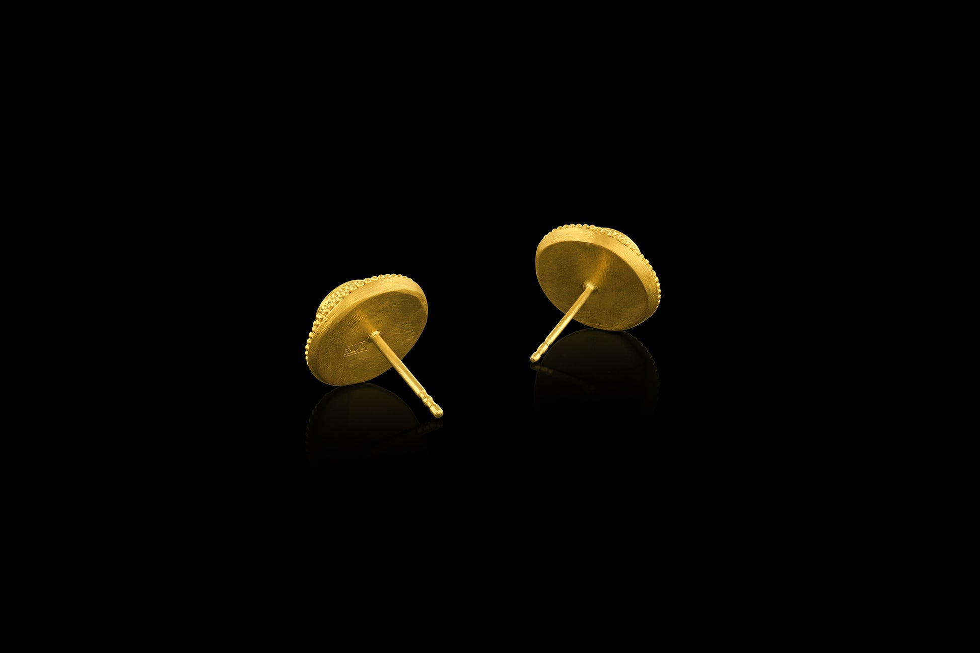 Post earrings adorned with granulation and a cognac diamond (1 cttw) - back