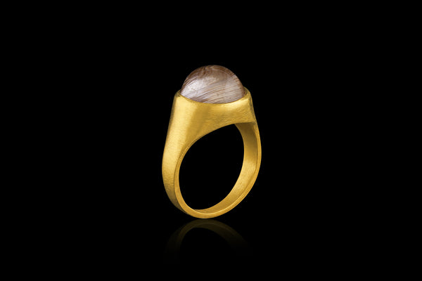 Cat's Eye Quartz Cabochon Roman Signet Ring Side View