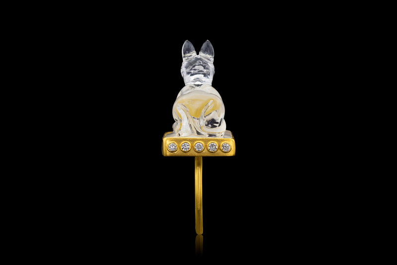 Rock crystal carved Anubis, set in 22k yellow gold double ring. Back view.